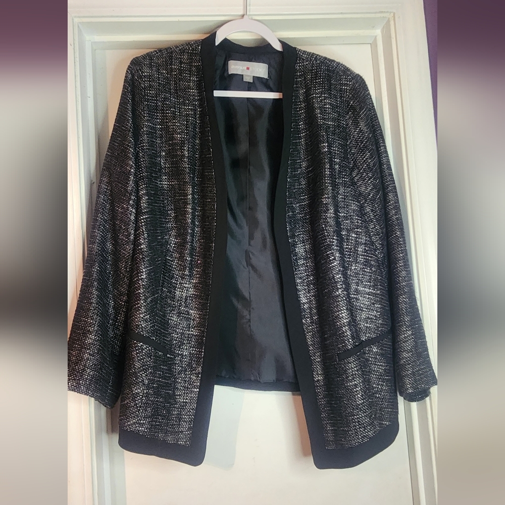 Avenue Studio Women's Black/Metallic Blazer Size 18